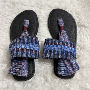 Sanuk Black and Blue Yoga Slingback Sandals Size 5